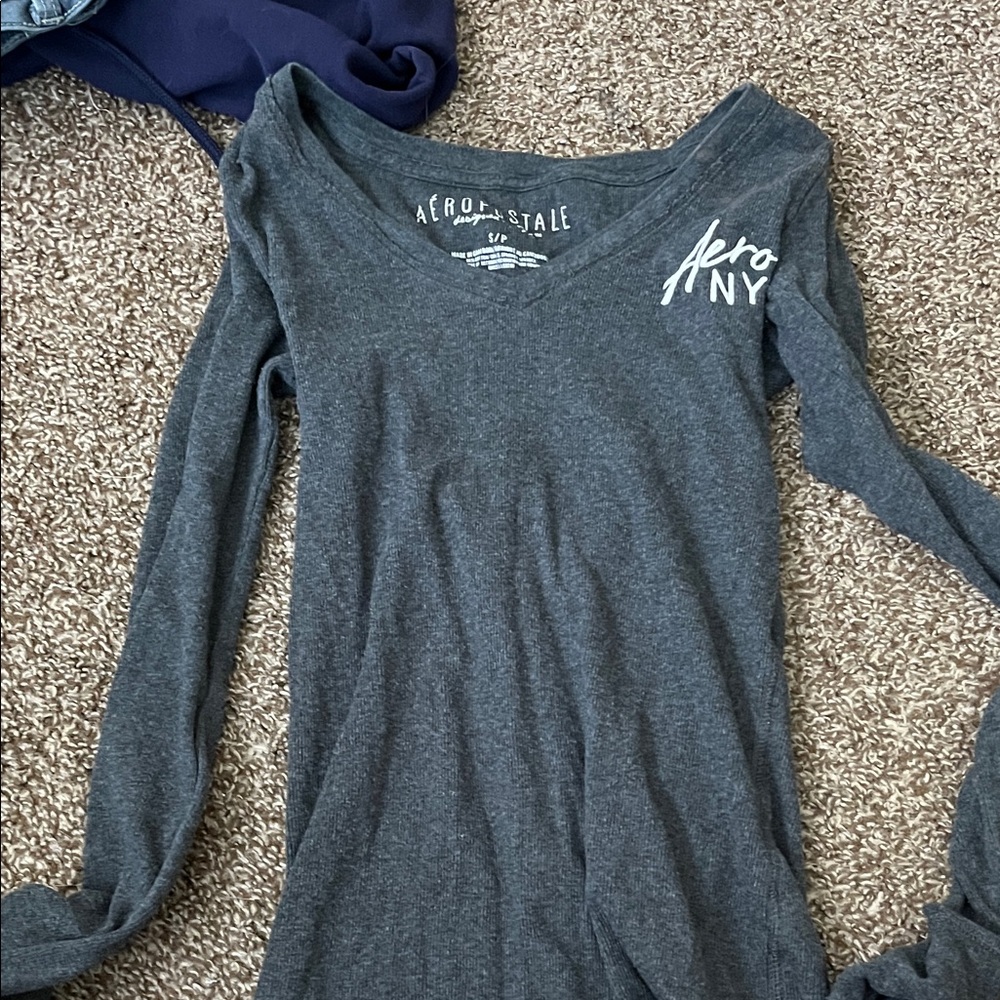 Aeropostale Dark Gray V-Neck Long Sleeve